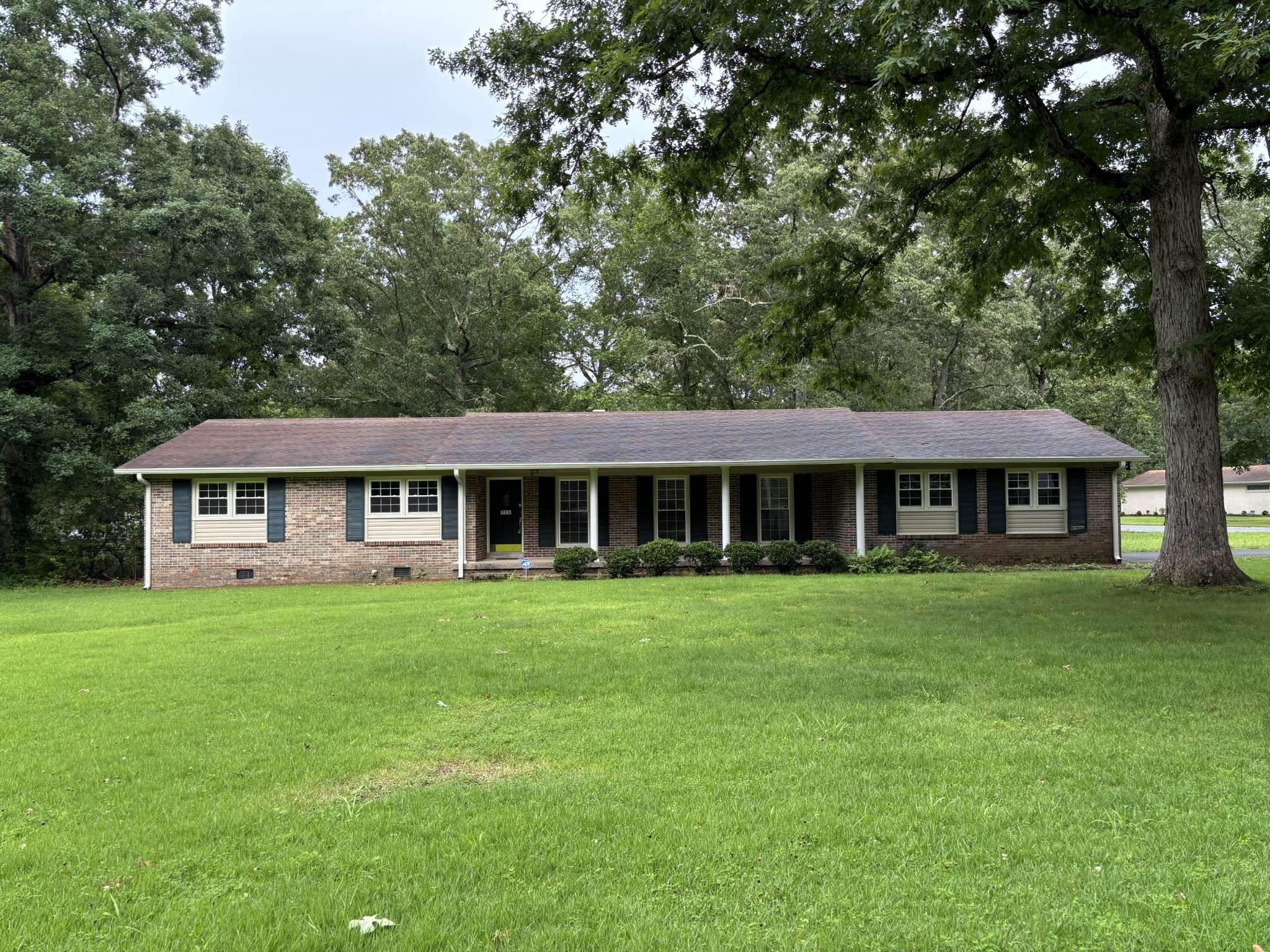 215 Sharondale Dr