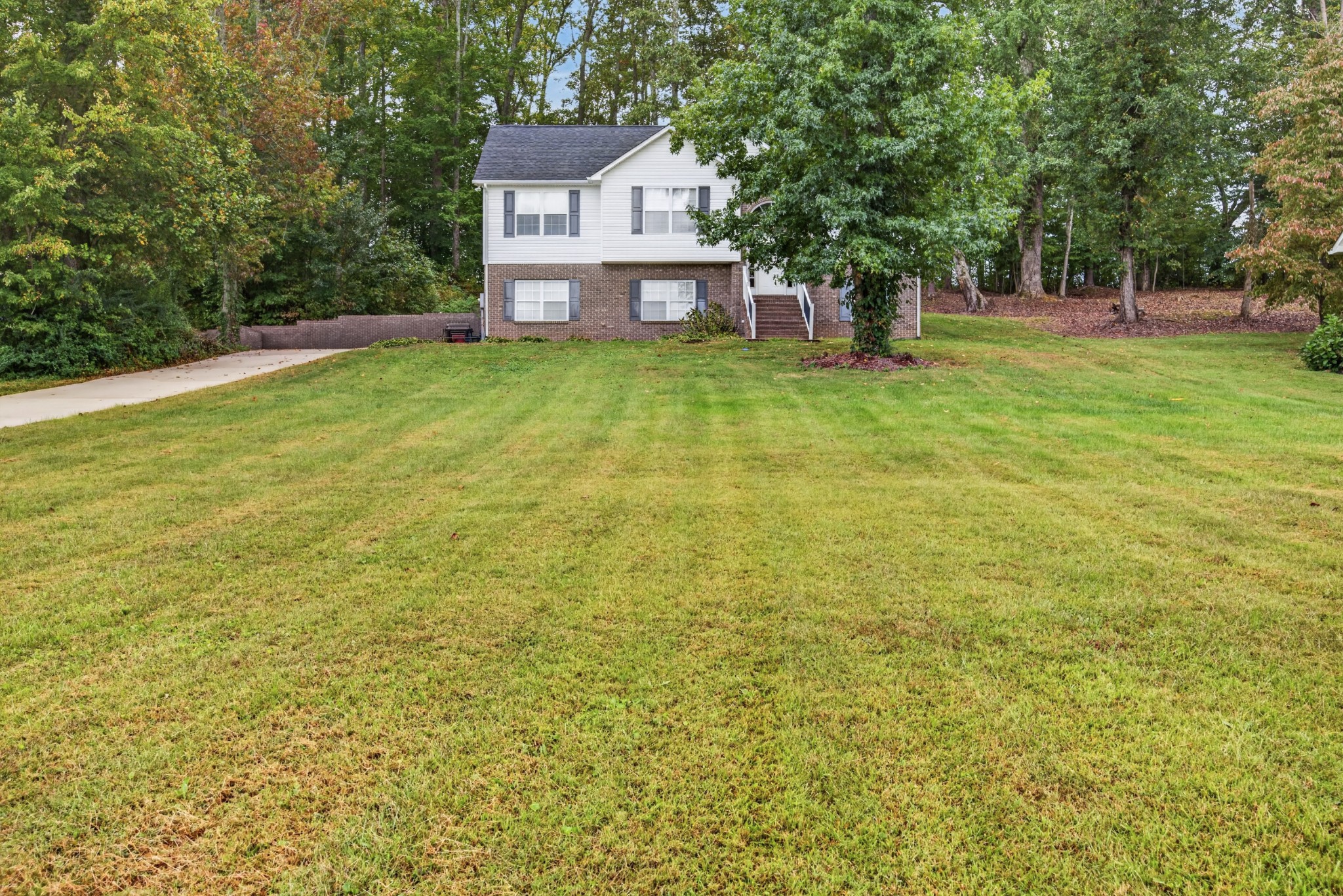 1613 Farmington Dr