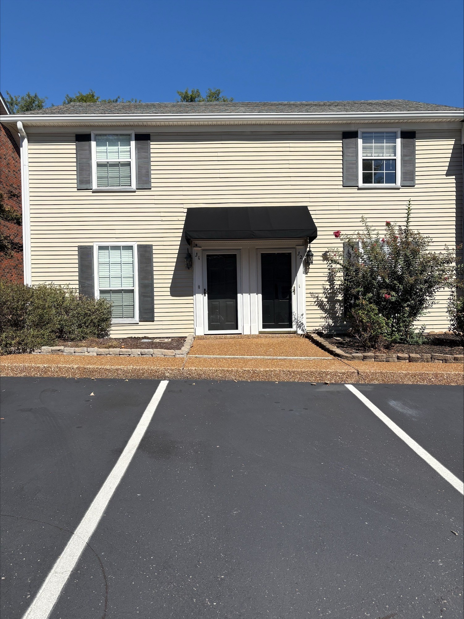 200 N Royal Oaks Blvd