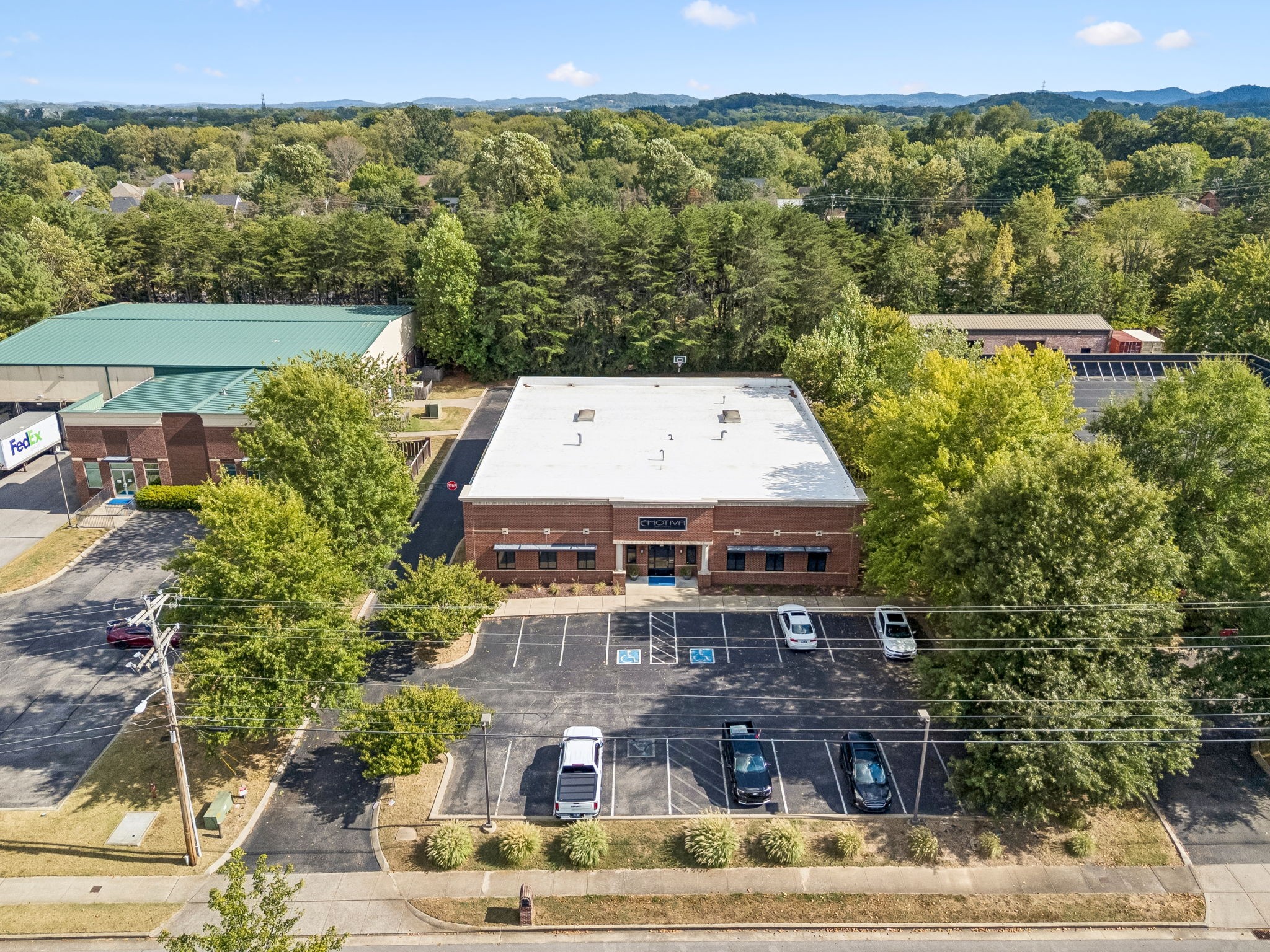 135 SE Parkway Ct