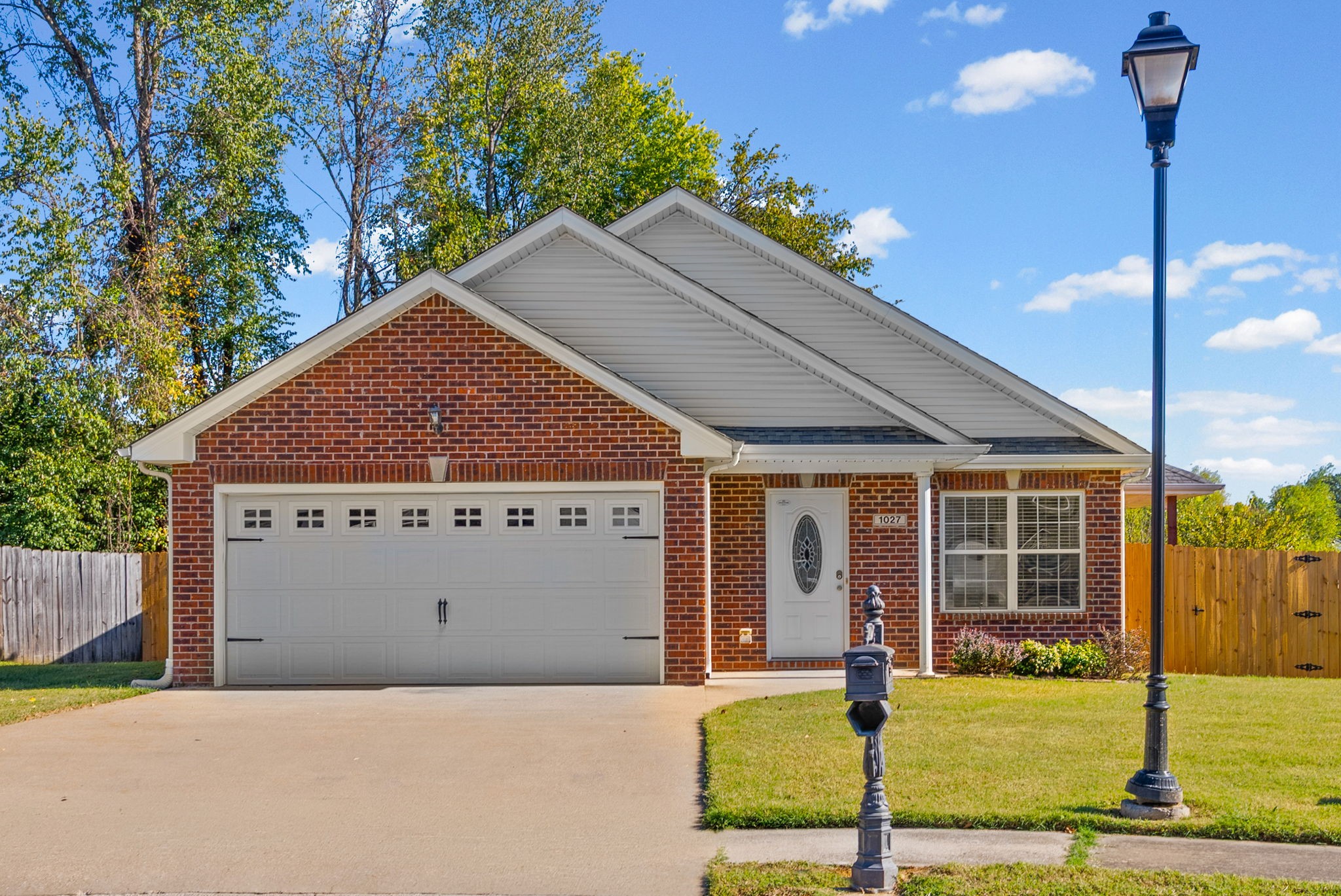 1027 Hendricks Court