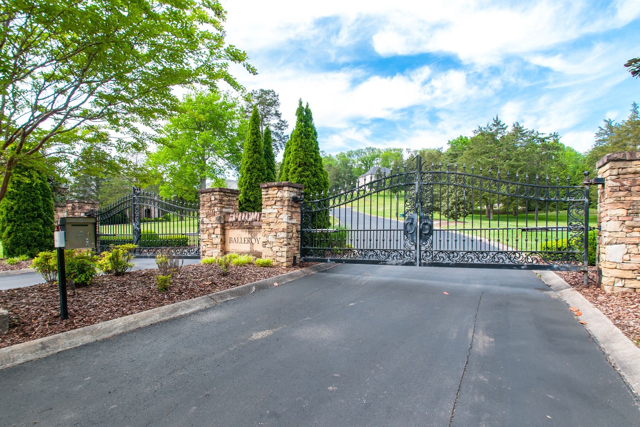 110 Balleroy Dr