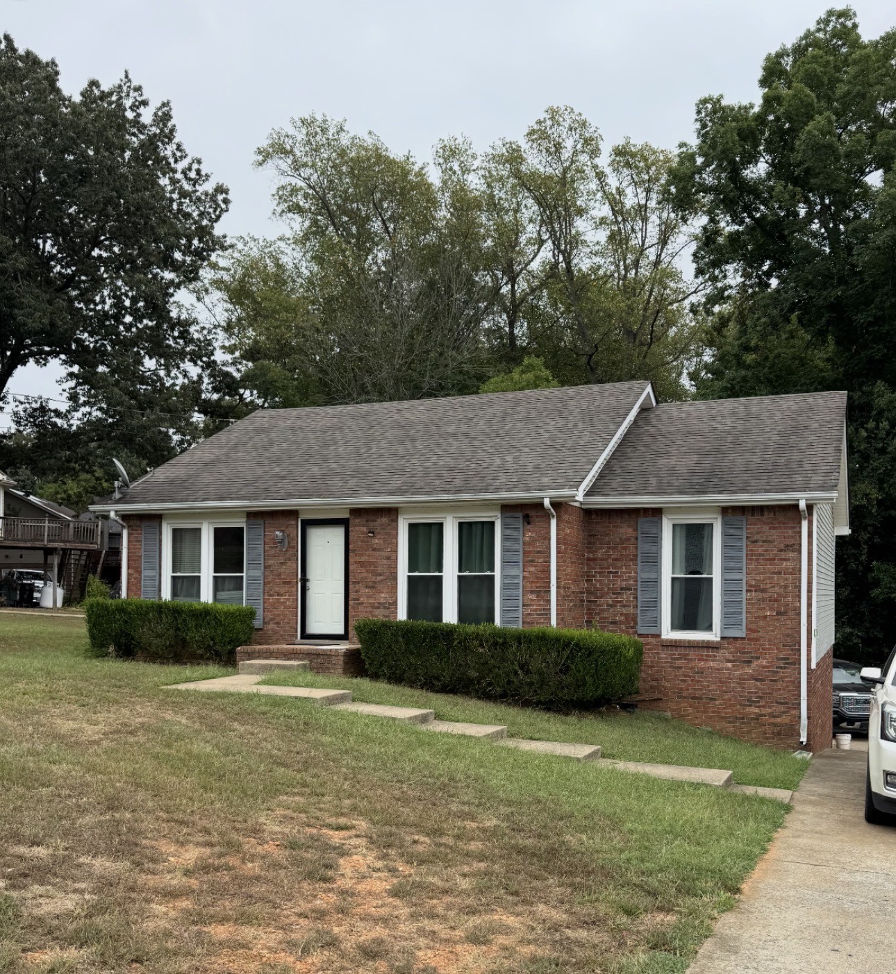 214 Sherwood Hills Dr