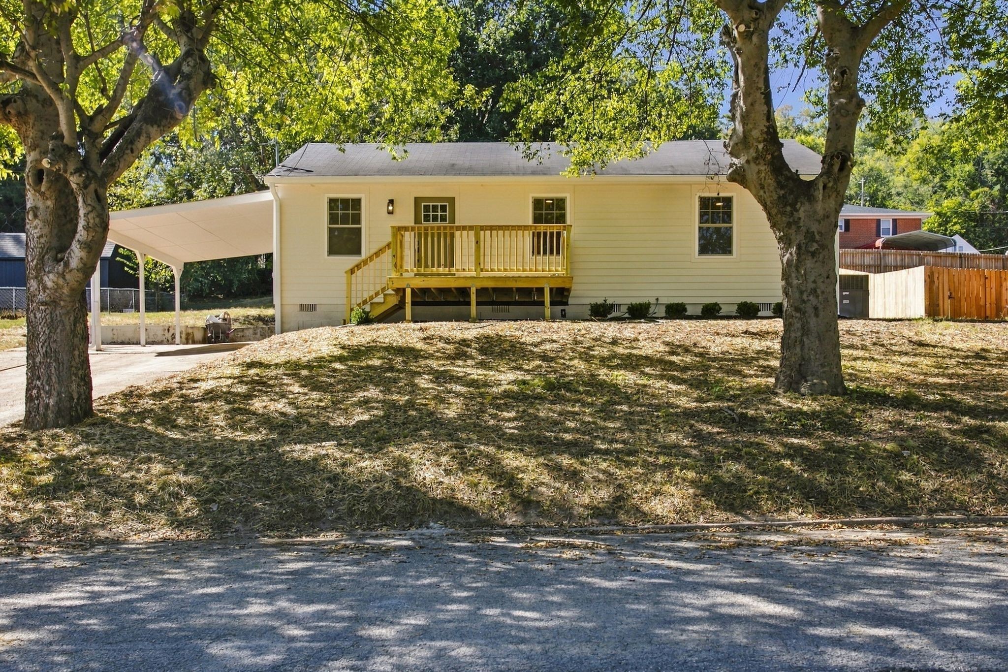 207 Edgewood Ave