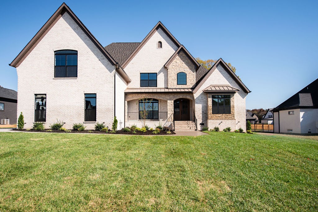 884 Harrisburg Ln