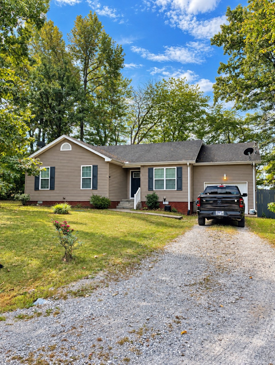 125 Silver Leaf Cir