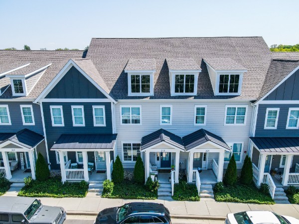 225 Ribbon Ln