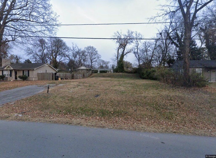 2818 Hartford Dr