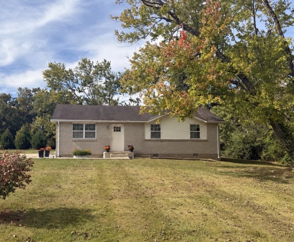 7103 Hall Ln