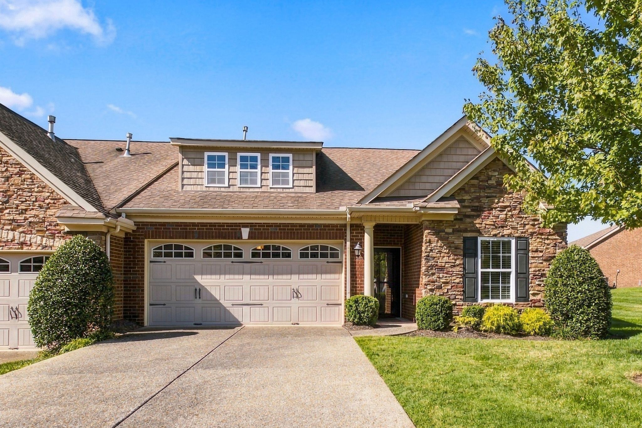 427 Stonegate Dr