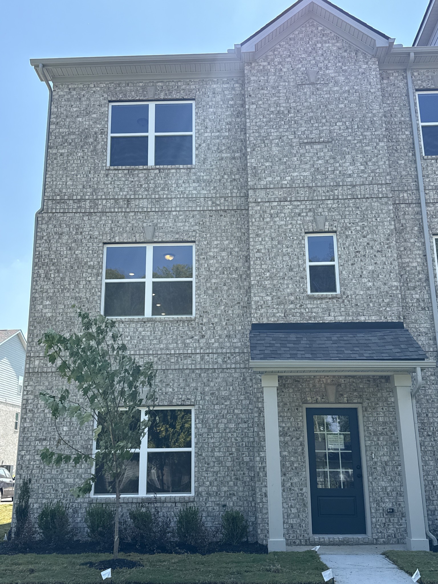 140 Rosebush Ln