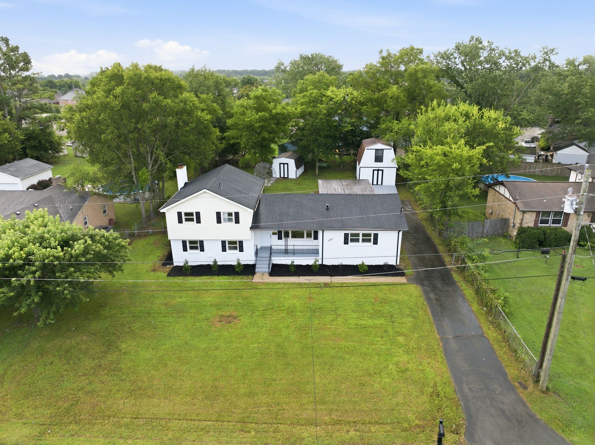 405 Beechwood Ct