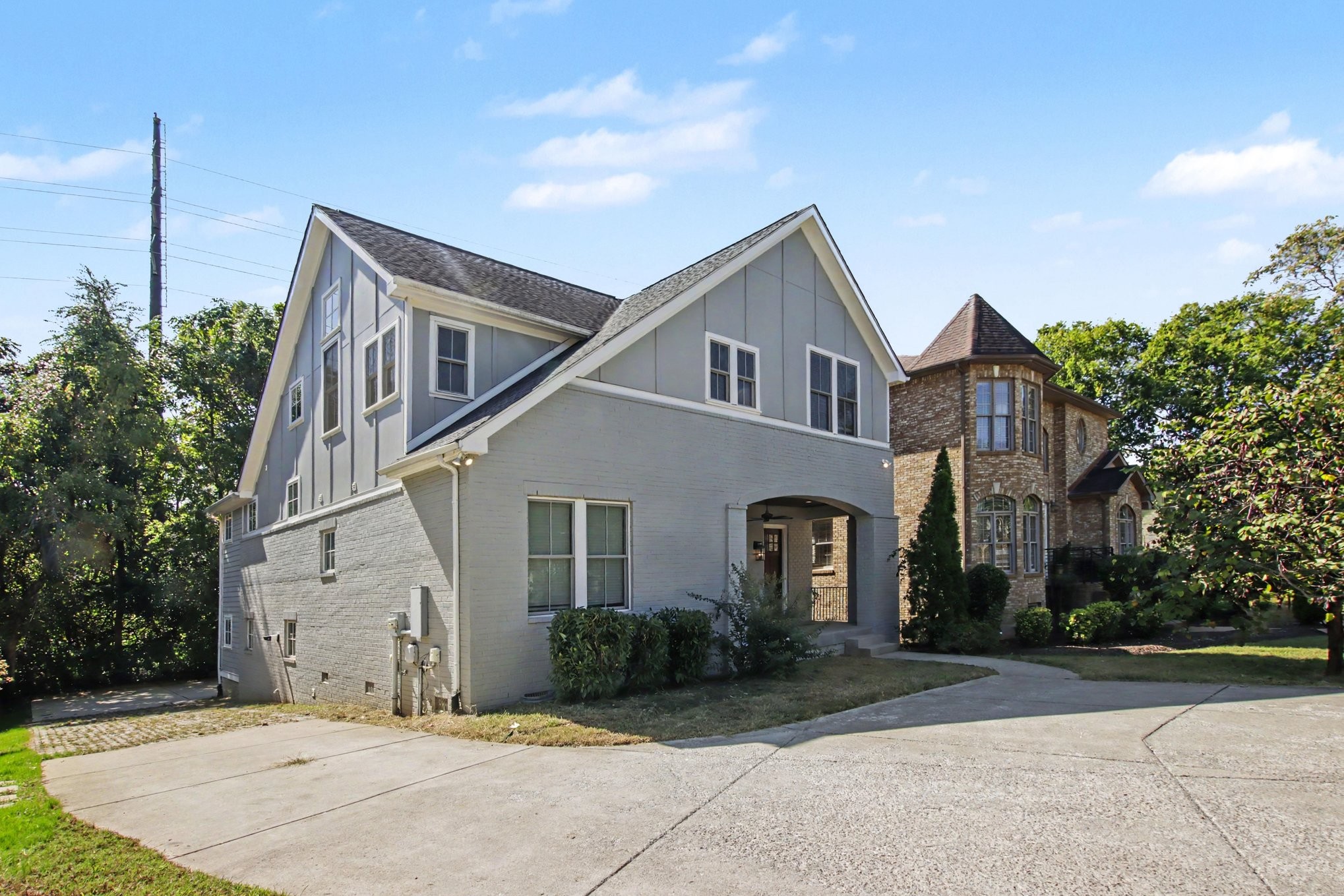 941 Gale Ln