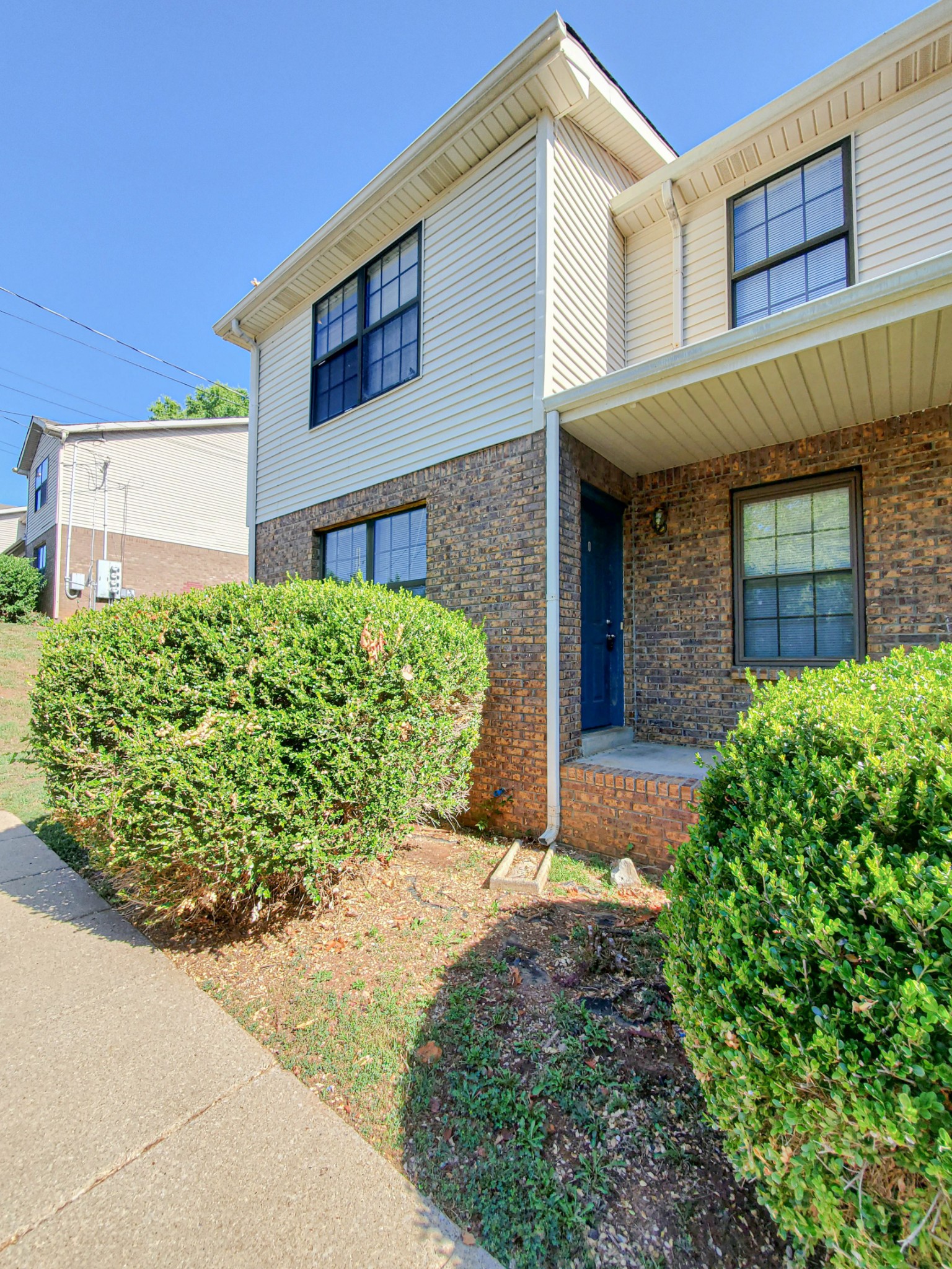 1551 E Knollwood Circle