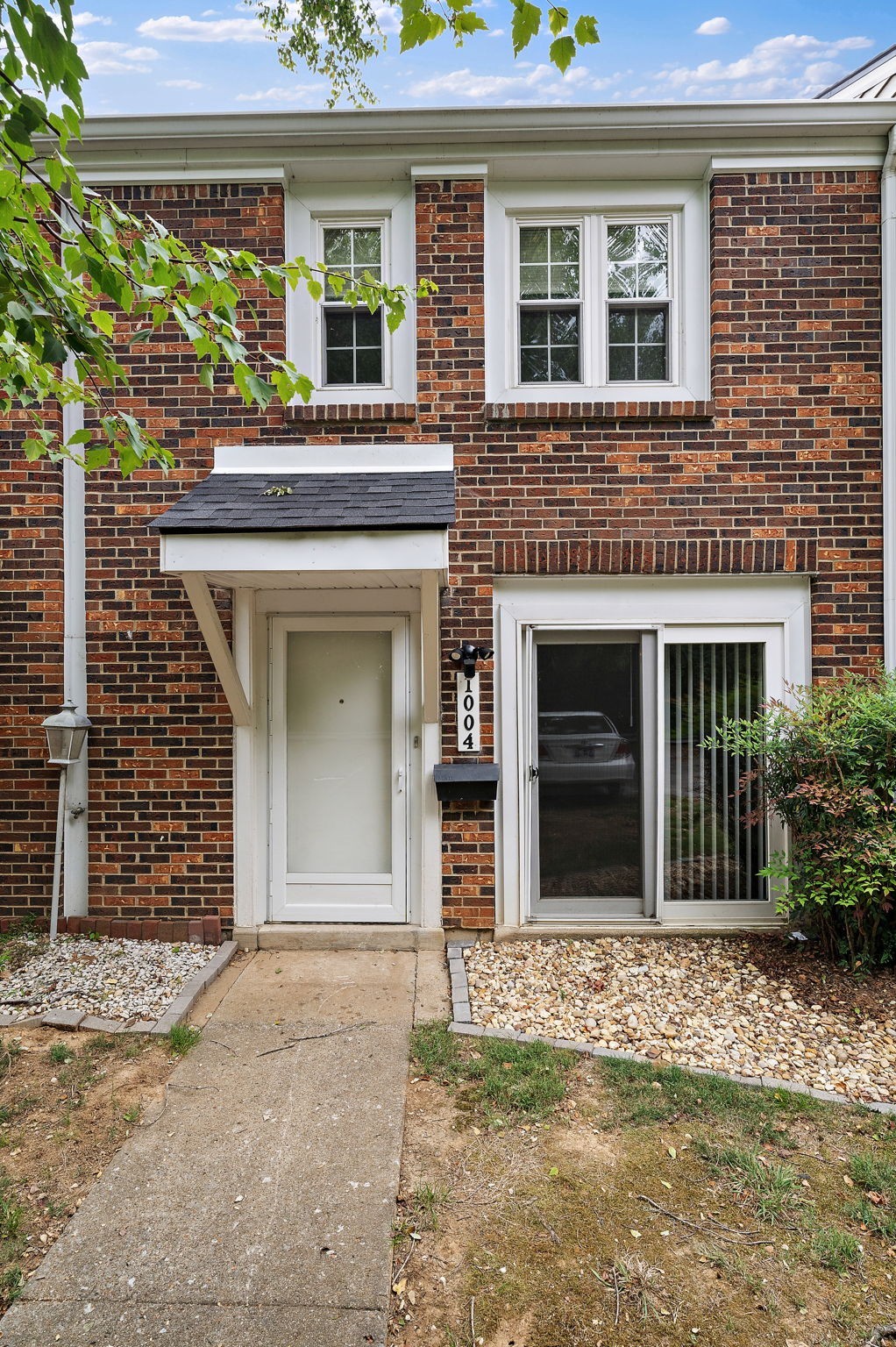 1004 Granville Rd