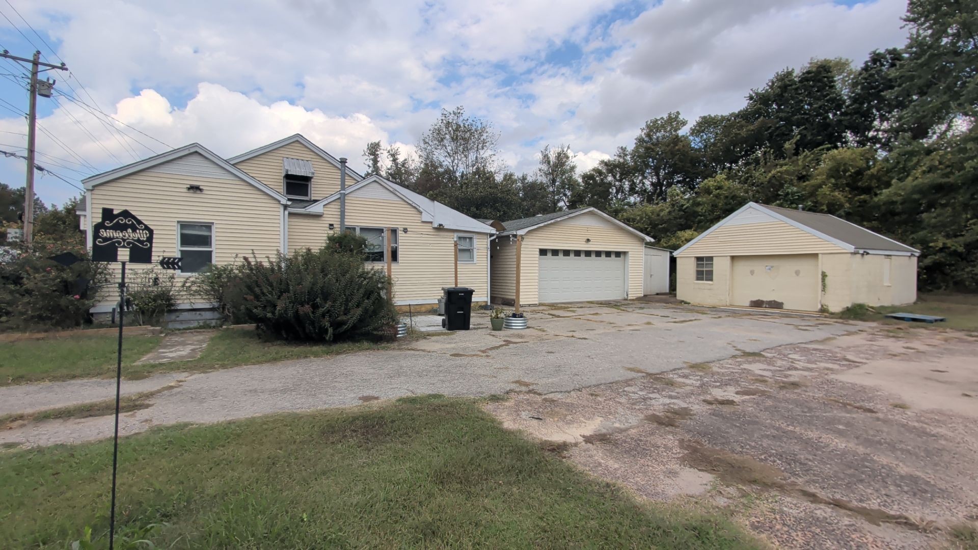 619 N Main St