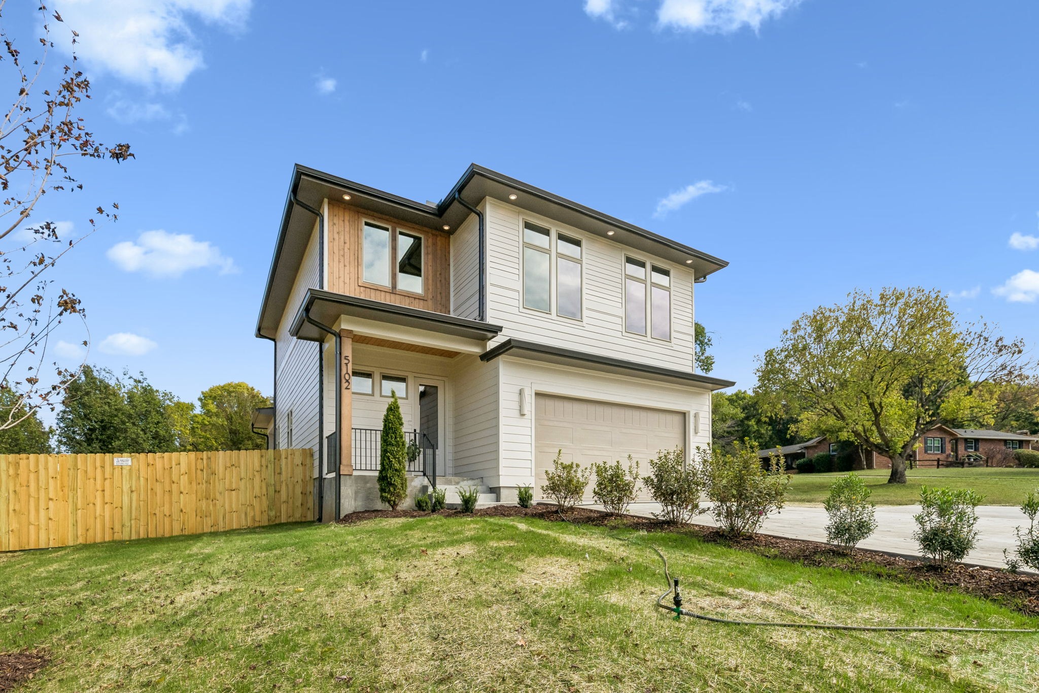 5102 Amalie Dr