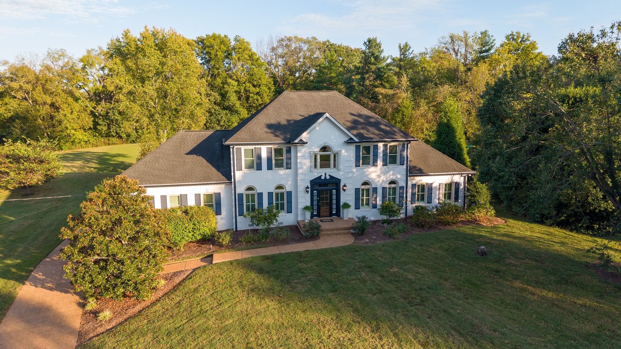 1412 Arrowhead Dr
