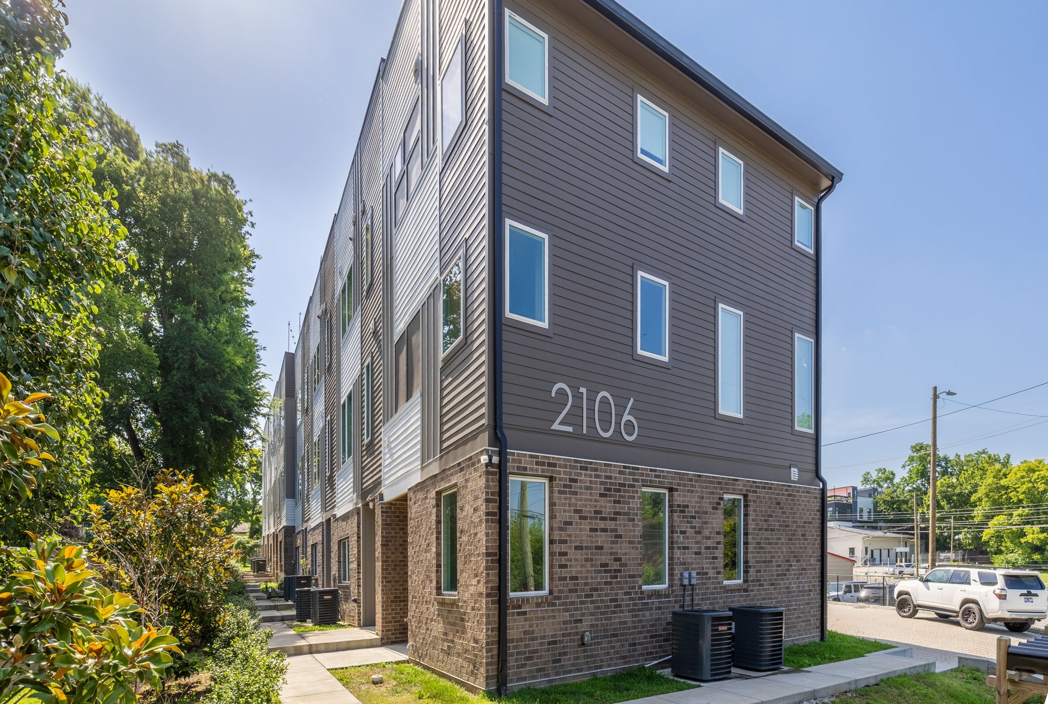 2106C 24th Ave, N